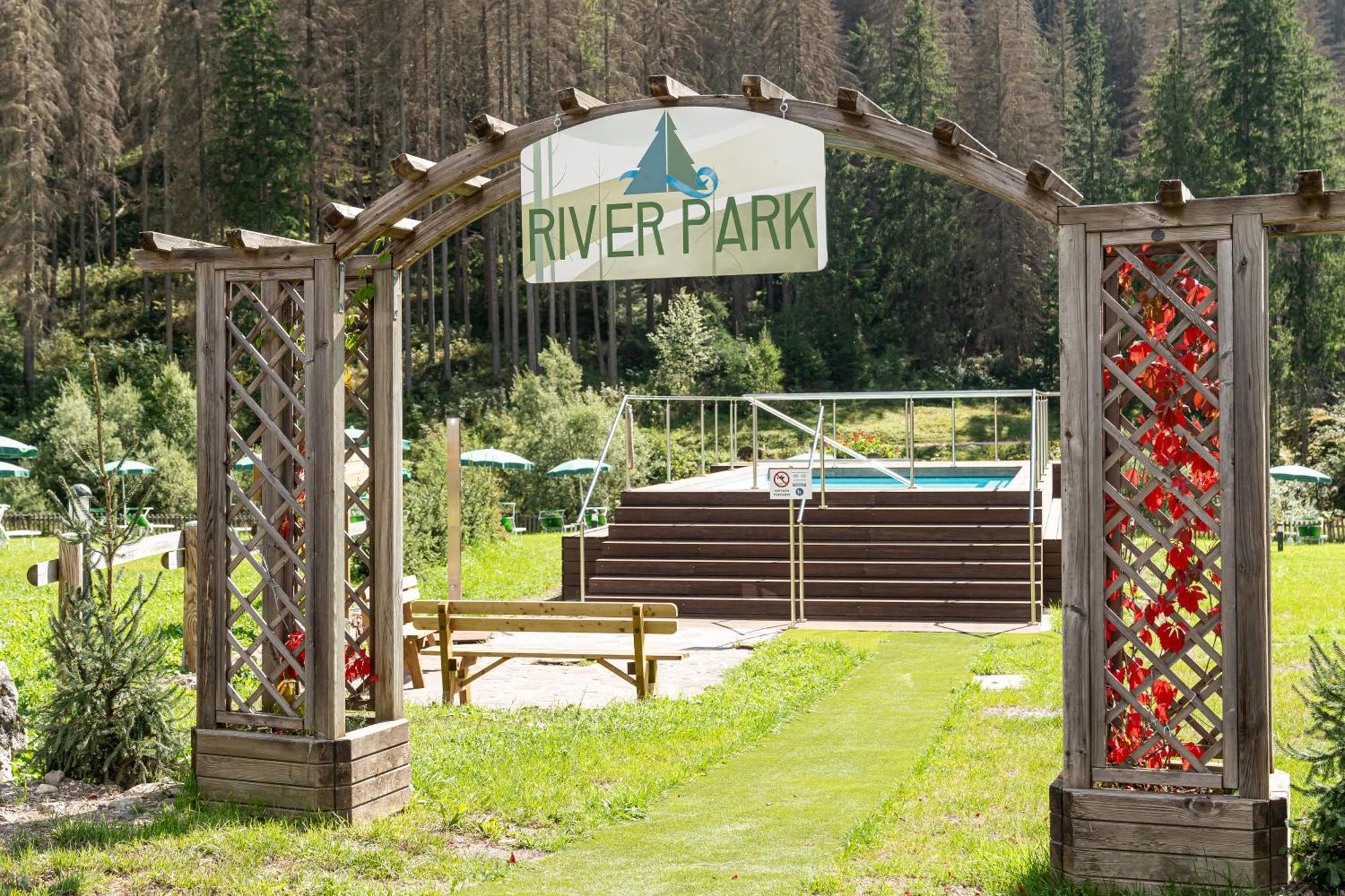 Hotel Diamant Park Campitello di Fassa Extérieur photo