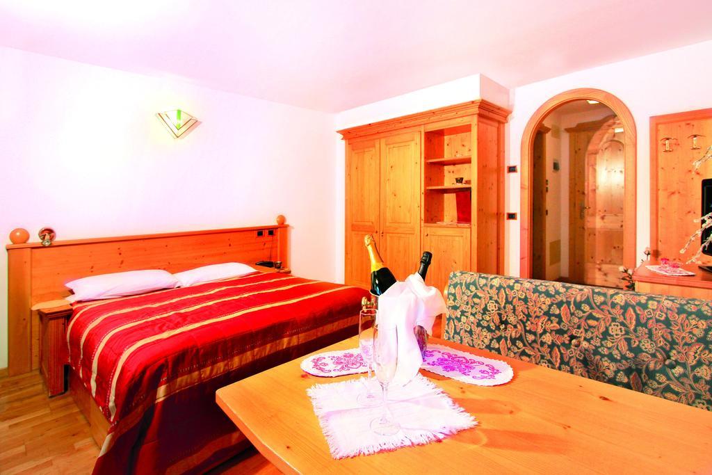 Hotel Diamant Park Campitello di Fassa Extérieur photo